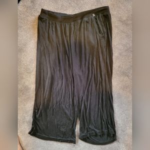 Adrienne vittandi studio capris